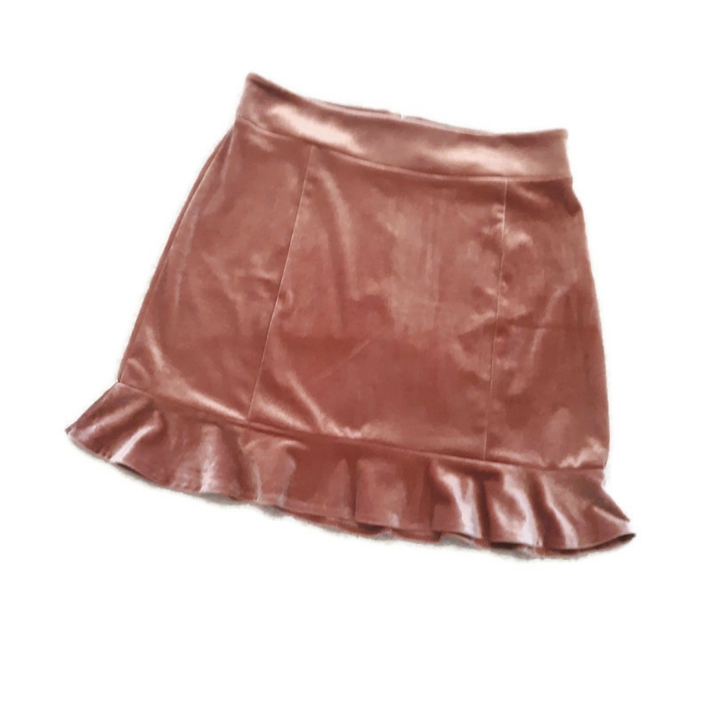 💲⬇️Forever 21 Velvet Mauve Ruffled Mini Skirt